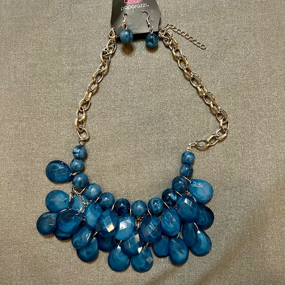 New Paparazzi Blue and Silver Necklace and Earring Set - Picture 1 of 5
